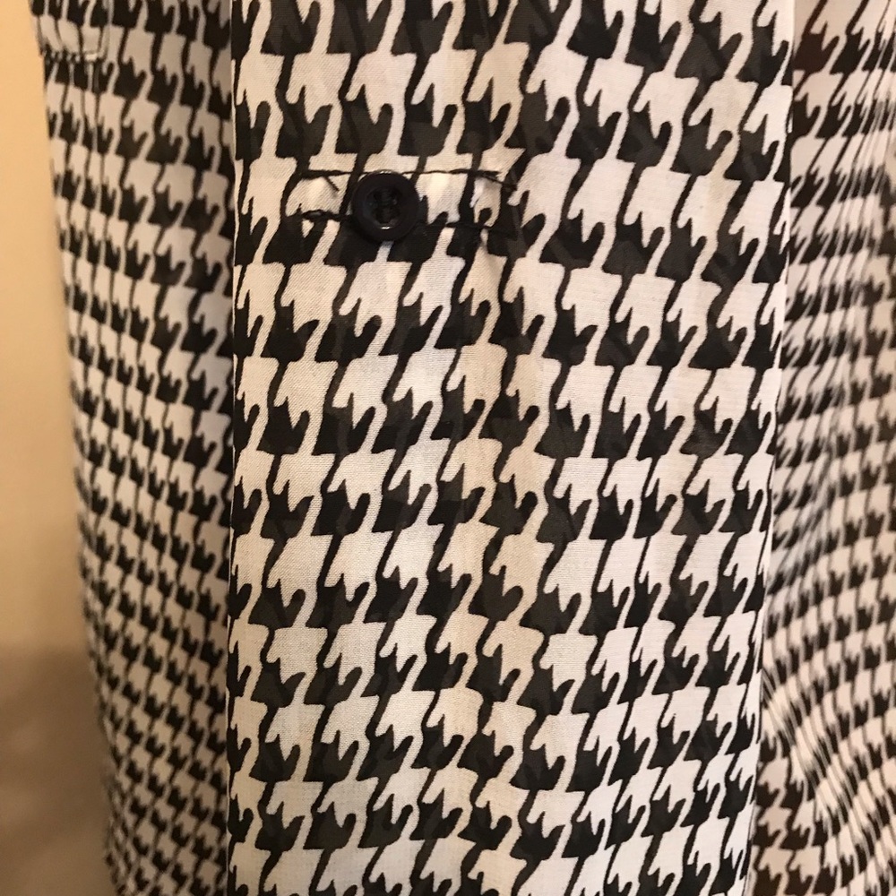 Black and White Houndstooth Blouse with Long Sleeves that Roll Up Button to 3/4 - Picture 6 of 8